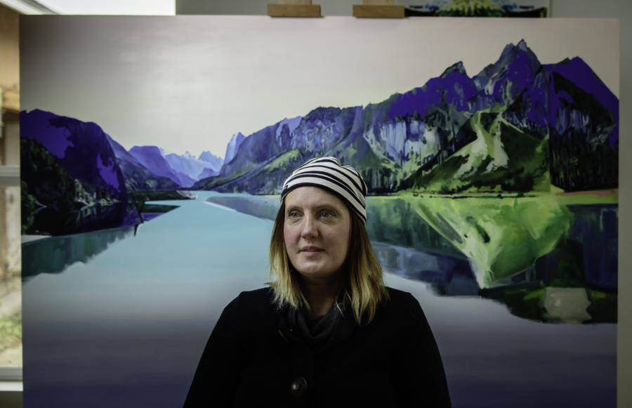 Artist profile on painter Jennifer Nehrbass