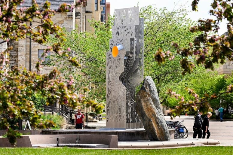 Sculpture portrays confluence of ideas, diversity