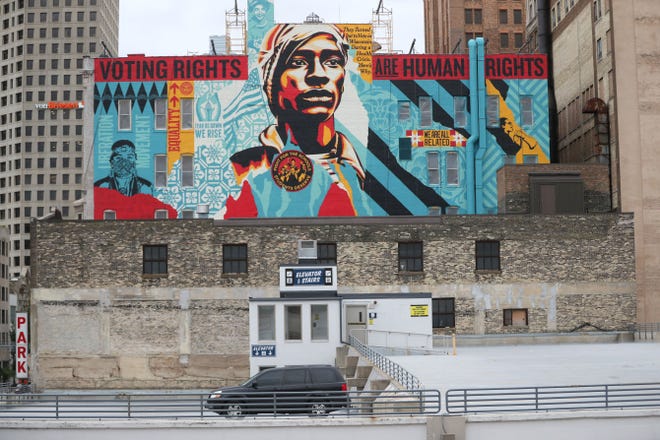 New mural by Obama ‘Hope’ poster artist sends message about ‘Voting Rights’ in Milwaukee by Chelsey Lewis